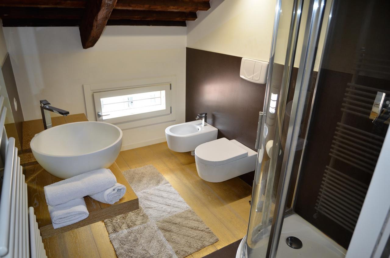 נואלה “Al Commercio” Luxury Loft מראה חיצוני תמונה