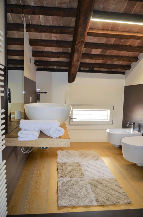 נואלה “Al Commercio” Luxury Loft מראה חיצוני תמונה